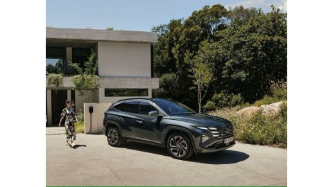 HYUNDAI TUCSON 1.6T 48V 160PS 6MT 2WD PREMIUM