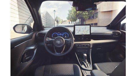 TOYOTA YARIS 1.5 HYBRID 116hp ACTIVE PLUS