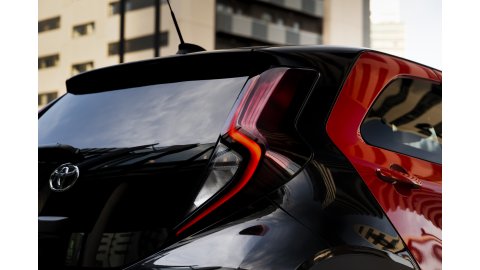 TOYOTA AYGO CROSS X X-STYLE 1.0L 72hp CVT