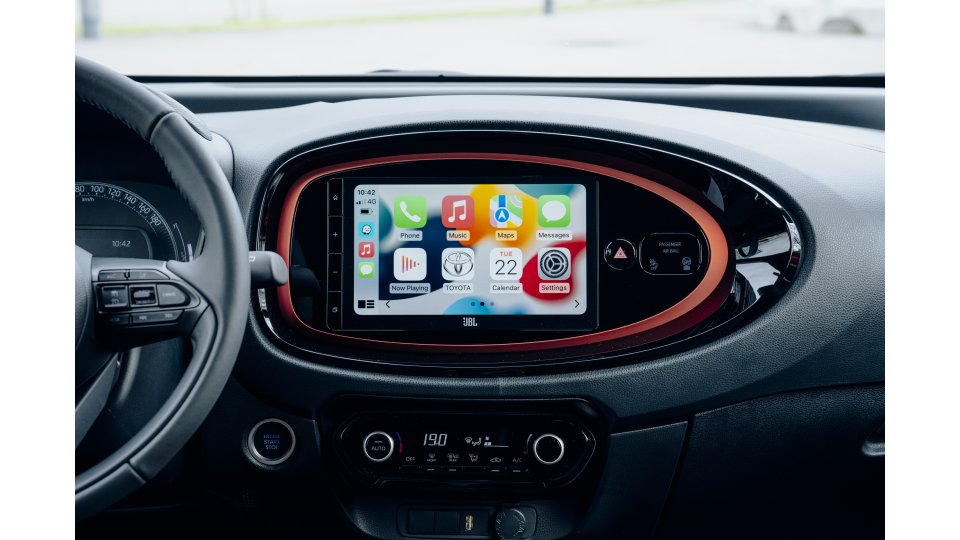 TOYOTA AYGO CROSS X X-STYLE 1.0L 72hp CVT