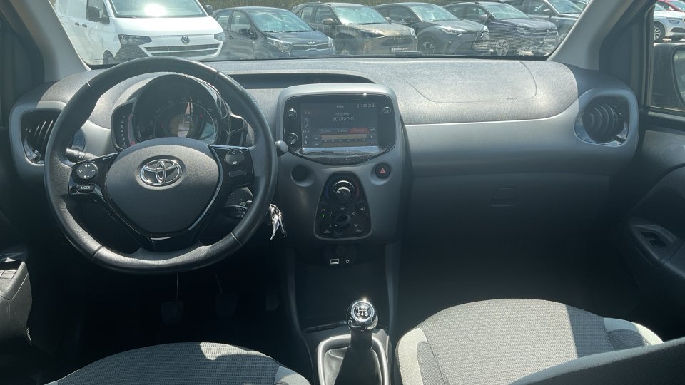TOYOTA AYGO 2021 72PS