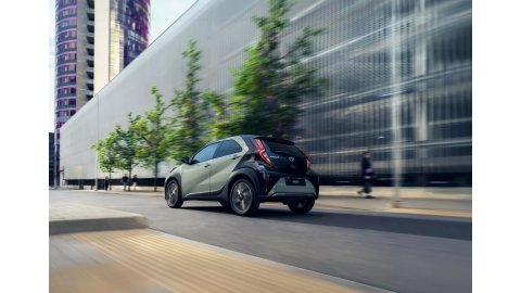 TOYOTA AYGO X X-PULSE 1.0l 72hp CVT