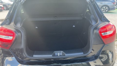 MERCEDES A180 2018 109PS 