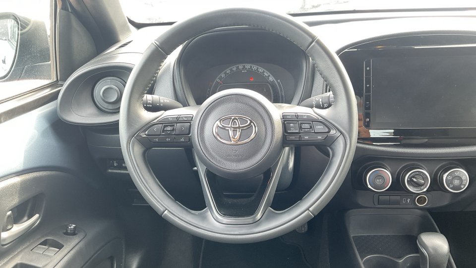 TOYOTA AYGO X X-PLAY 1.0 2025