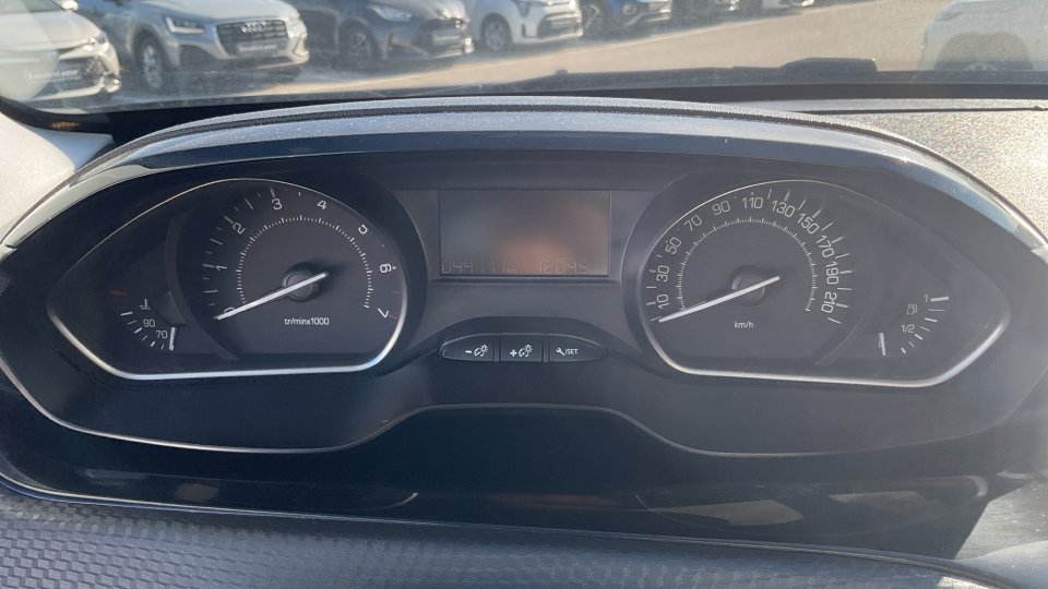 PEUGEOT 2008 1.2 2019